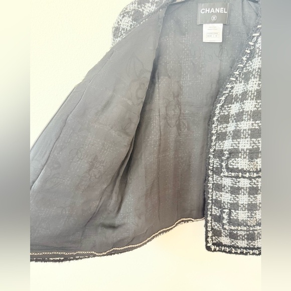 Chanel Black Silver Jacket & Skirt set CC Gripoix buttons Wool blend Vintage 40 - Picture 8 of 14